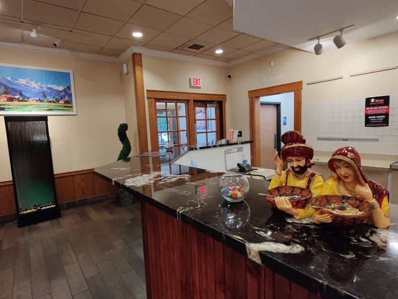 5 STAR INDIAN CUISINE interior